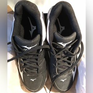 Mizuno Women Low Softball Cleats US9 BNIB